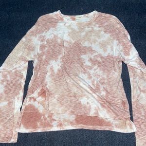 pink & white ling sleeve shirt